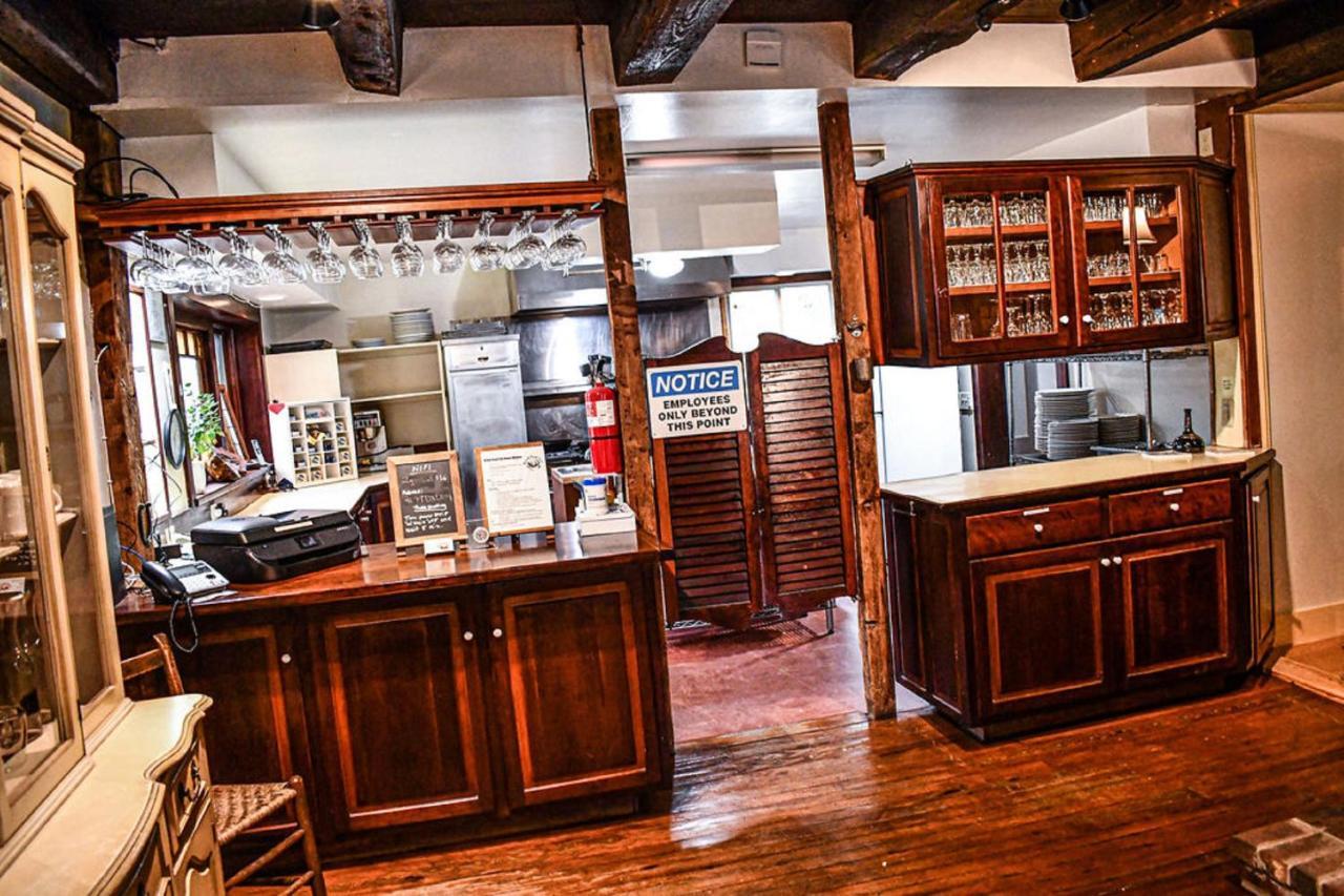 Brook Road Inn Goshen Экстерьер фото