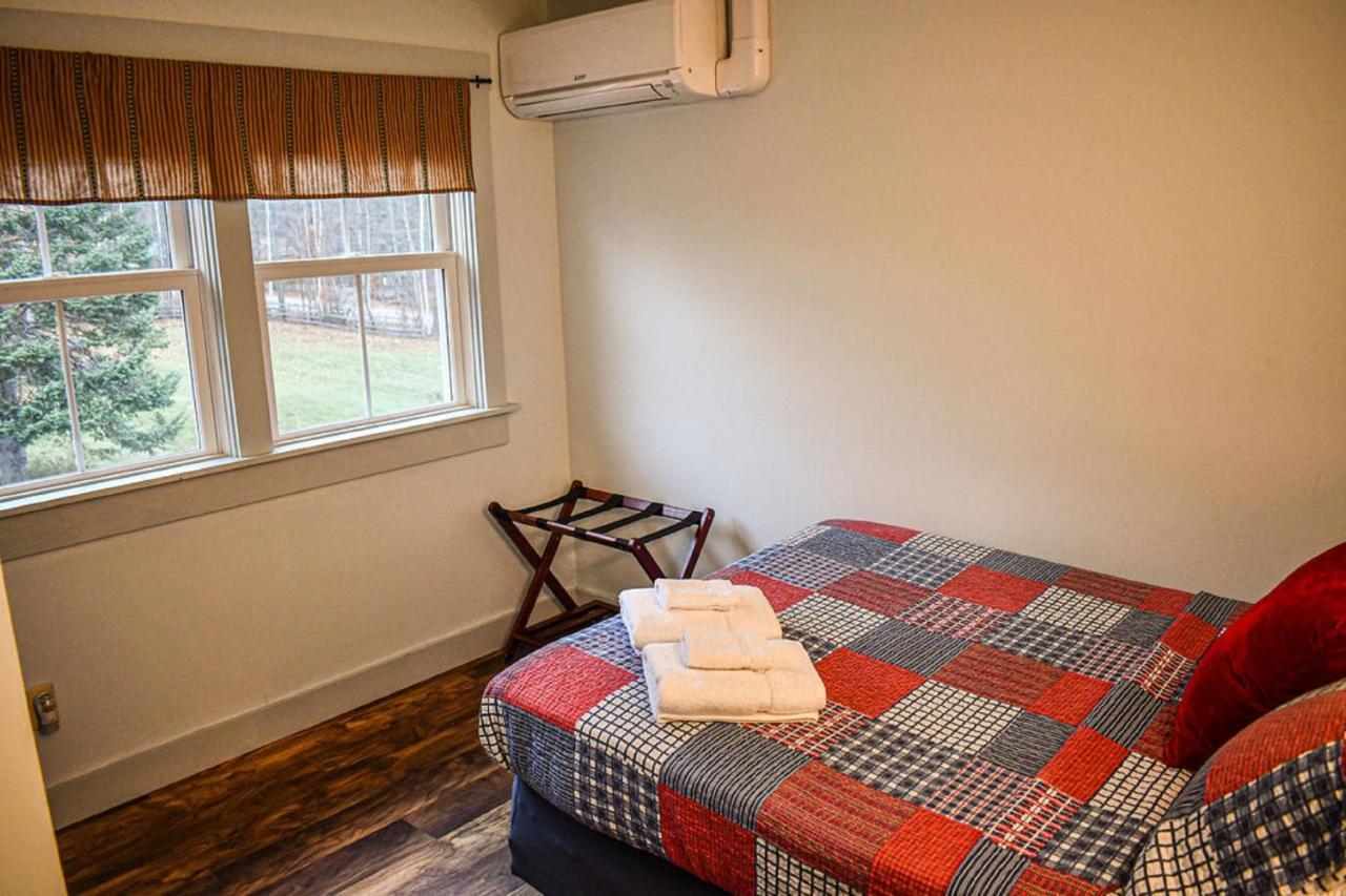 Brook Road Inn Goshen Экстерьер фото