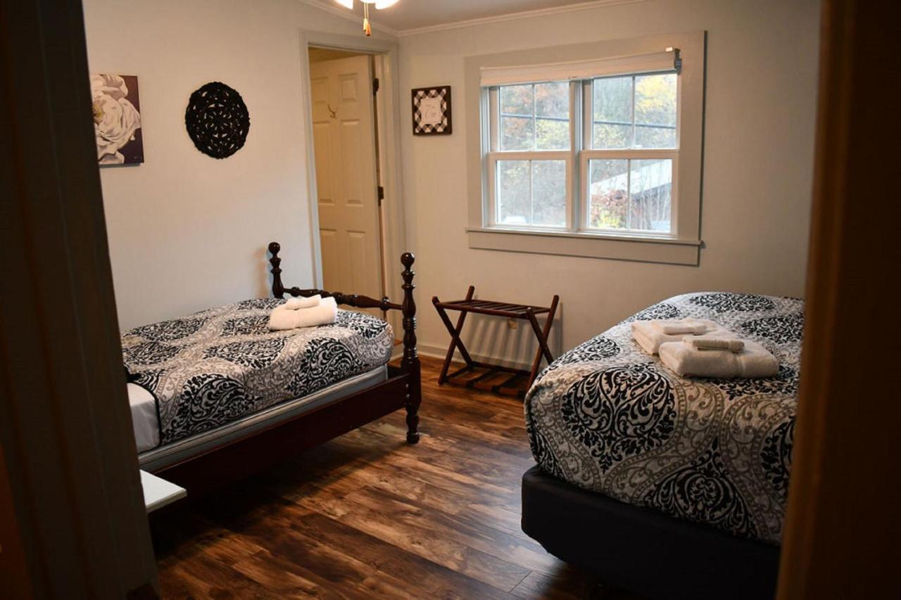 Brook Road Inn Goshen Экстерьер фото